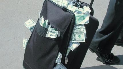 "Не верят в победу и вывозят миллиарды": элиты РФ готовят запасной аэродром