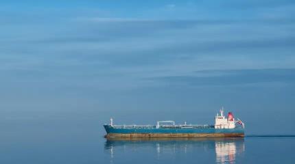 Три месяца до коллапса: ЕС ввел полный запрет на морские перевозки нефти РФ