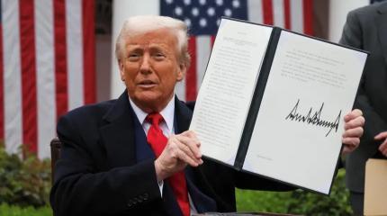 Трамп хотел сделать больно России, но наступил на грабли Трамп хотел сделать больно России, но наступил на грабли