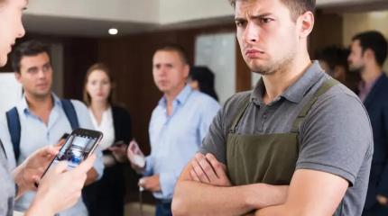 В Крыму - разгул «потребительского терроризма» заезжих зумеров