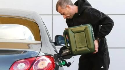 Потолок цен на АЗС: Дефицит или 100 рублей за литр — выбор невелик