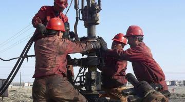 Давить бесполезно: Россия не снизит добычу нефти ради ОПЕК
