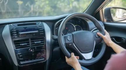 Конец «японцам»: правый руль хотят убрать с дорог России