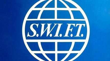 Россию начали отключать от системы SWIFT