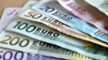 Минфин РФ избавится от доллара, евро и фунта