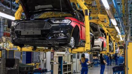 Не только Трамп: Россия хочет заманить автопроизводителей высоким утильсбором Не только Трамп: Россия хочет заманить автопроизводителей высоким утильсбором