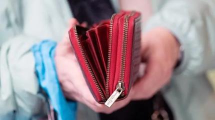 Задержки зарплаты: Только в Питере долги работникам — 300 миллионов