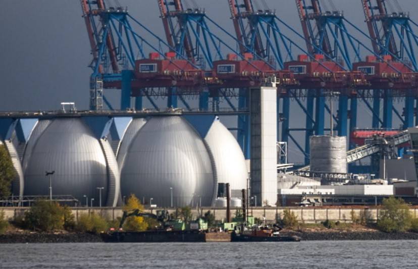Германия собирается срочно строить новые терминалы СПГ