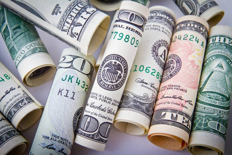 FT поясняет, как многополярный мир покончит с долларом