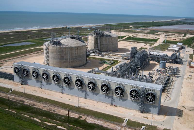 Цены на газ в Европе продолжают рекордное падение