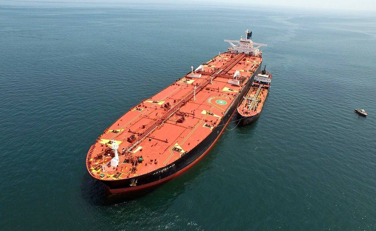 Перевалка Россией нефти в море достигла рекордных значений