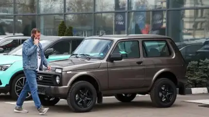 Утильсбор не помог: Новые автомобили все дальше от народа