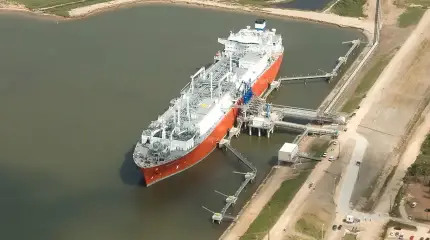 Четыре танкера: заблокированный санкциями российский завод СПГ демонстративно загружает газовозы под спутниками Запада