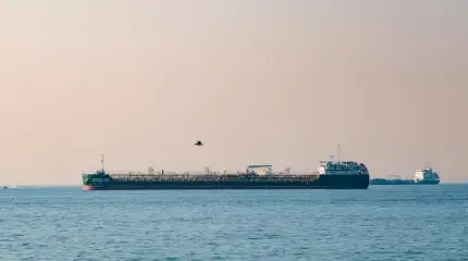 Танкеры теневого флота сбрасывают нефть в море у побережья Европы