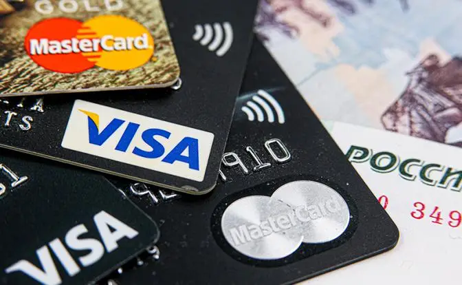Миру — «МИР». Надо ли держателям избавляться от Visa и Mastercard?