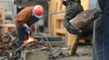 Деловая активность в России достигла трехлетнего дна, средний класс при смерти