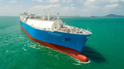 Российский танкер-газовоз послали на запрещенный объект