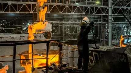 Приватизированный по мутной схеме ЧЭМК продолжает коптить небо