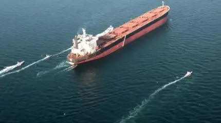 Ормузский пролив: 20 тысяч моряков из разных стран заблокированы в море