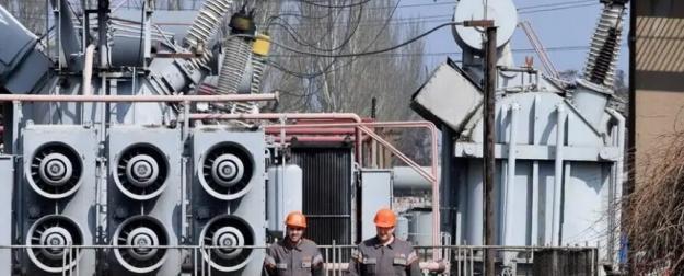Новая Россия строит высоковольтные линии и налаживает грузоперевозки Новая Россия строит высоковольтные линии и налаживает грузоперевозки