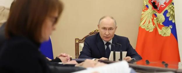 Даже голову не подняли: Путин потребовал объяснить, что с экономикой РФ