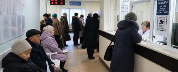 «Решение уже на столе» — пенсионерам хотят дать особые условия в медицине
