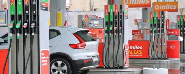Севшая на мель Британия набросилась на топливо из российской нефти