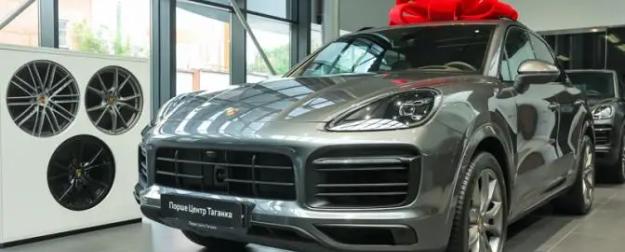 Российские владельцы Porsche и Rolls-Royce уходят в отрыв от реальности