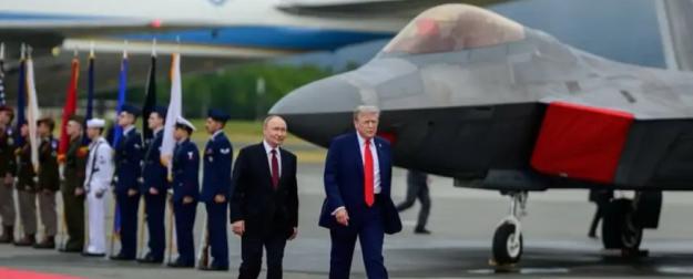 Нефтяная сделка на Аляске: в СМИ раскрыли предмет торга Трампа и Путина Нефтяная сделка на Аляске: в СМИ раскрыли предмет торга Трампа и Путина