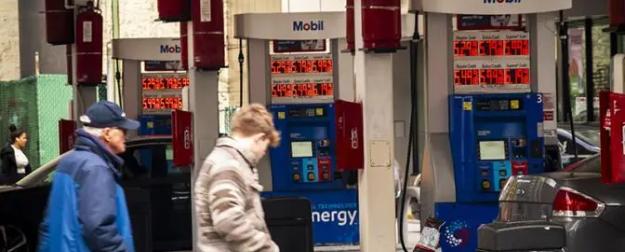 Трамп мечется, не зная, как снизить цены на американских заправках