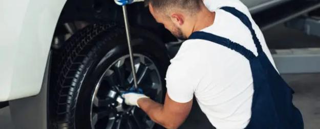 Снова рост цен: эксперты пояснили «золотой» чек на шиномонтаж