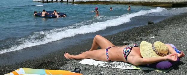 «Сдаем «люкс» за канистру 92-го»: Крым потерял до 90% туристов