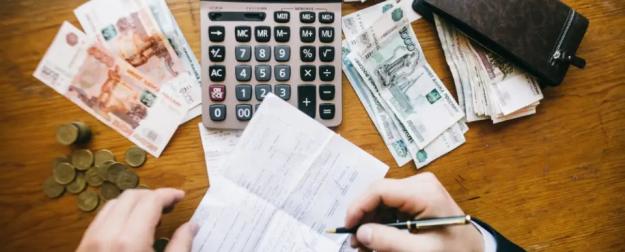 Долговое дно: в двух регионах России люди увязли в кредитах с концами