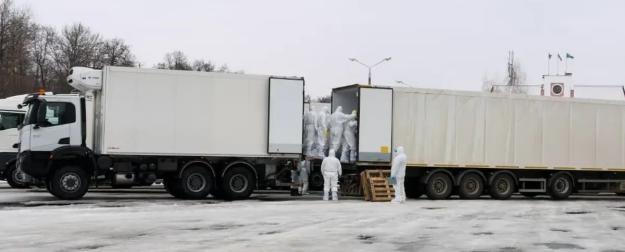 Мертвые украинцы дешевеют: дыра в киевской казне заставляет экономить на «святом»