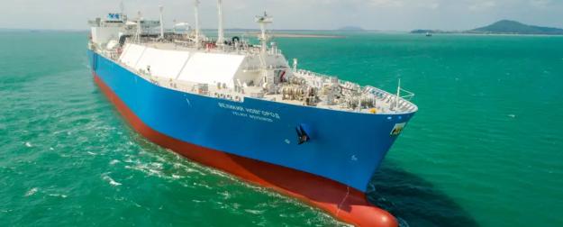 Российский танкер-газовоз послали на запрещенный объект