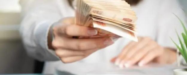 Бизнес задыхается: компании в РФ решили экономить на зарплатах и соцпакете Бизнес задыхается: компании в РФ решили экономить на зарплатах и соцпакете