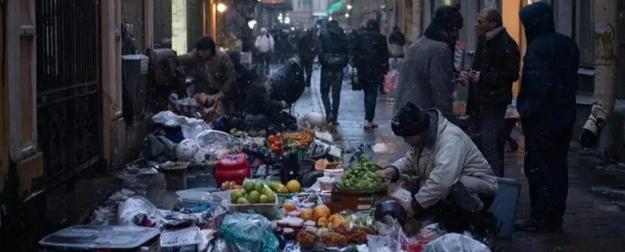 Штрафы вместо веника: в Петербурге расправятся с уличной торговлей