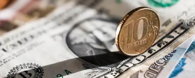 Нынешний курс доллара больно бьет по бюджету