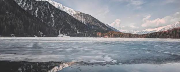 Байкал спасут распилом: в Бурятии токсичное озеро превратят в шины и краску