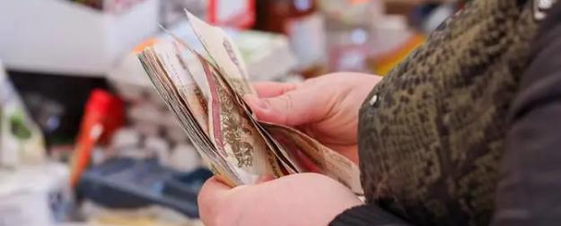 Состоятельная Россия жиреет, закредитованная — нищает