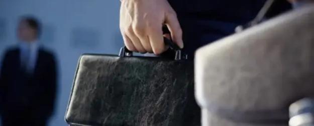 Массовая зачистка госслужащих: от Москвы до окраин идет сокращение кадров