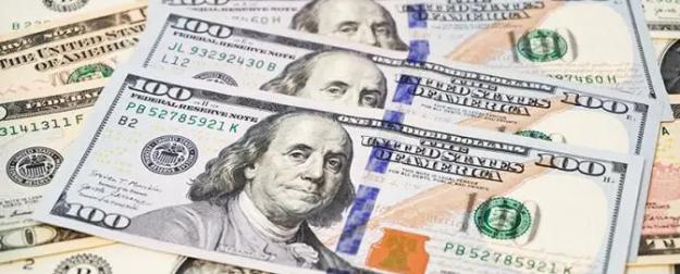 Миллиарды долларов продолжают уходить из страны окольными путями