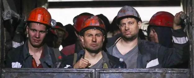 Начальство довело шахтеров до гибели, получая в месяц 35 их зарплат Начальство довело шахтеров до гибели, получая в месяц 35 их зарплат