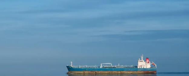 Рынок супертанкеров раскалился: военная премия не помеха исчезновению судов