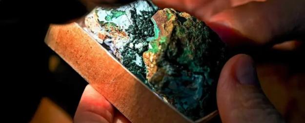 Запасы редкого элемента в Европе на исходе, всё в руках Китая