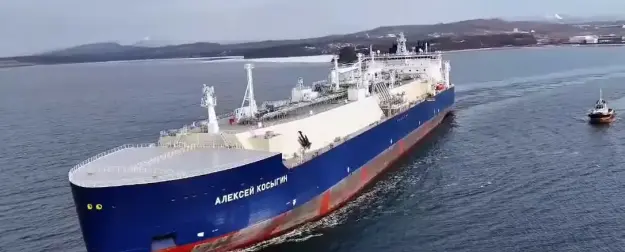 СПГ-ответ Трампу: Русский танкер против американского газа