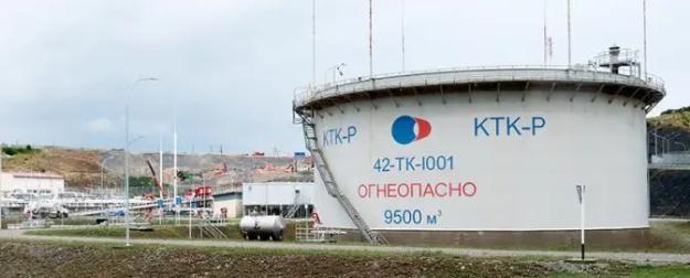 Токаев просит о помощи: Зеленский «добивает» казахстанскую «нефтянку»