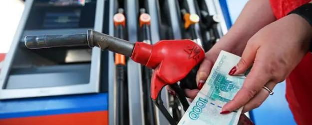 Бензин по 100 за литр? Минэнерго призвало не ограничивать цены на топливо