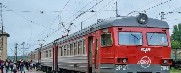 Новая Россия всё чаще выбирает поезда и электрички Новая Россия всё чаще выбирает поезда и электрички