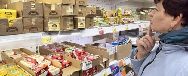 Малые магазины, фермерские рынки загибаются под напором крупного ритейла